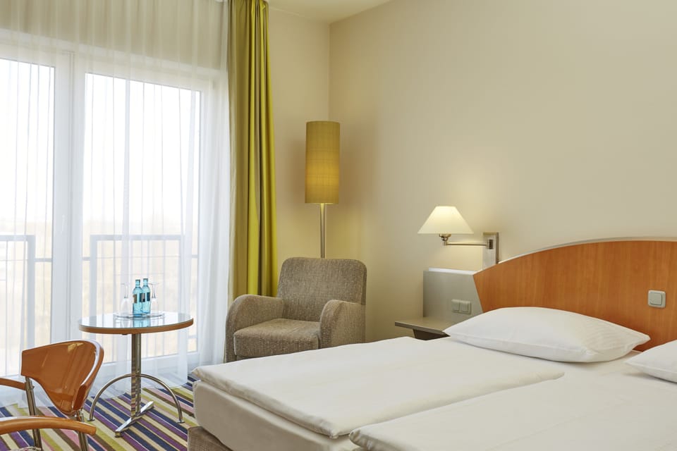 Superior Double Room | Desk, WiFi (free), bed sheets