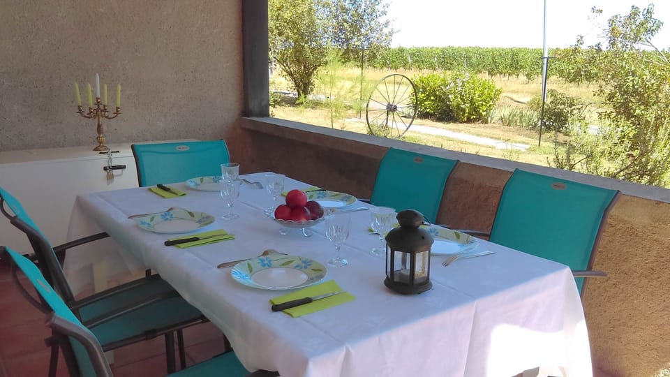 Gîtes de Beaujardin - Gîte Les Tamaris Salon d'extérieur