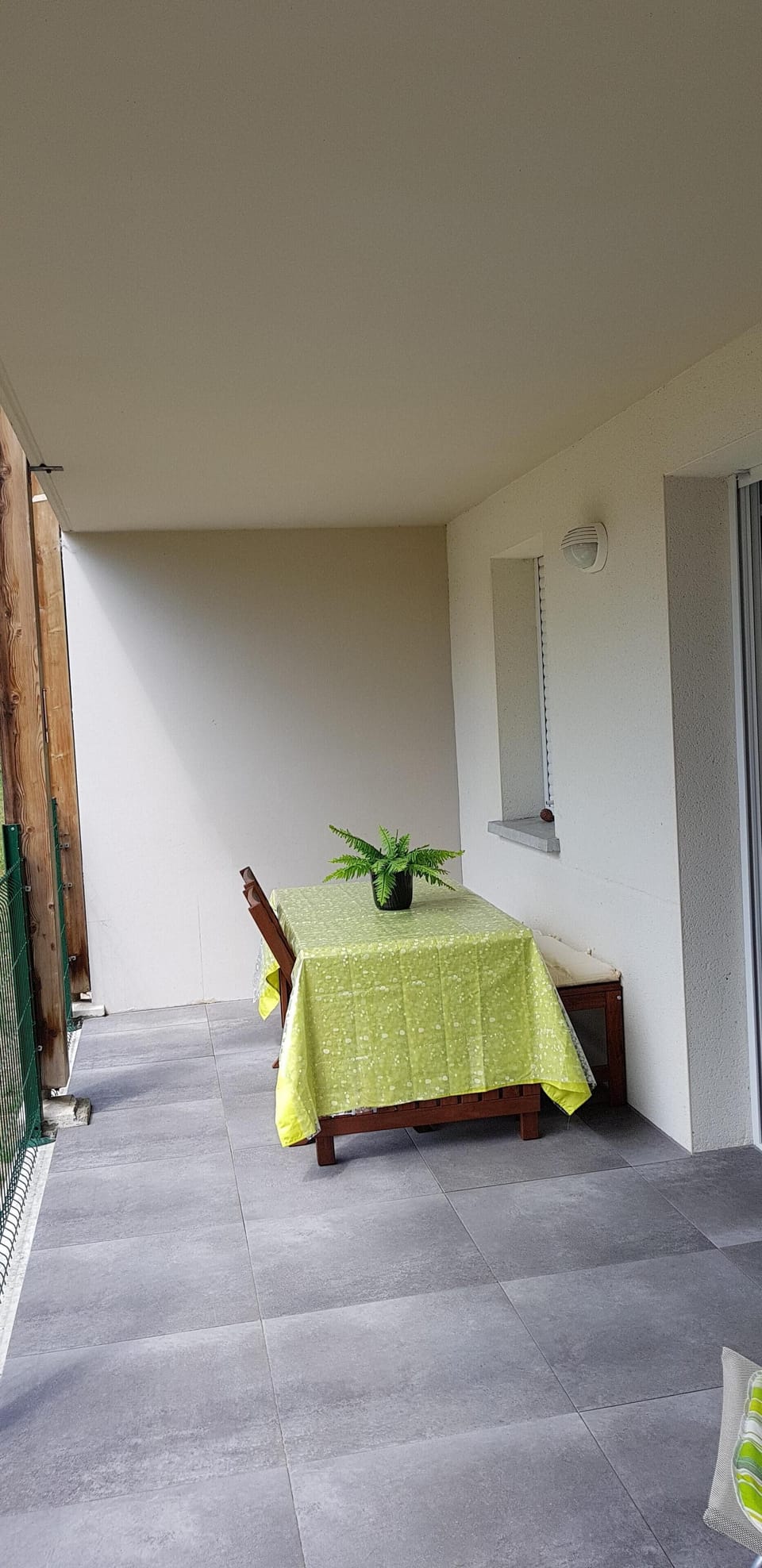 Outdoor dining