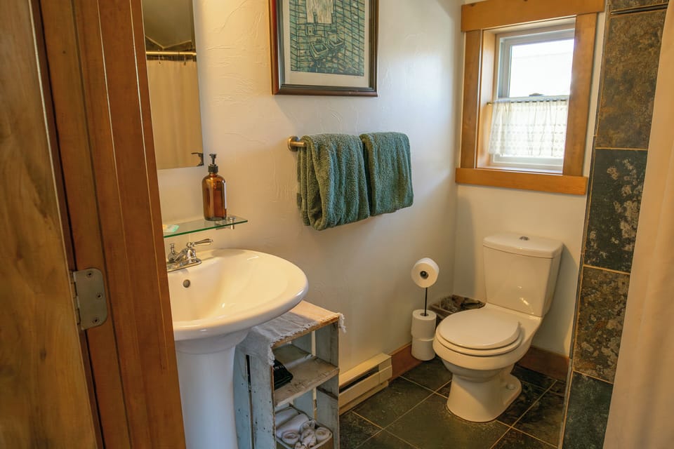Full ensuite bathroom. 
