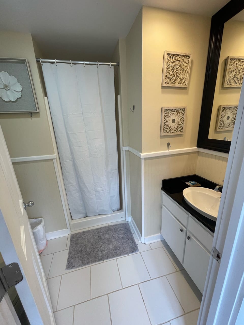 Upstairs bathroom 