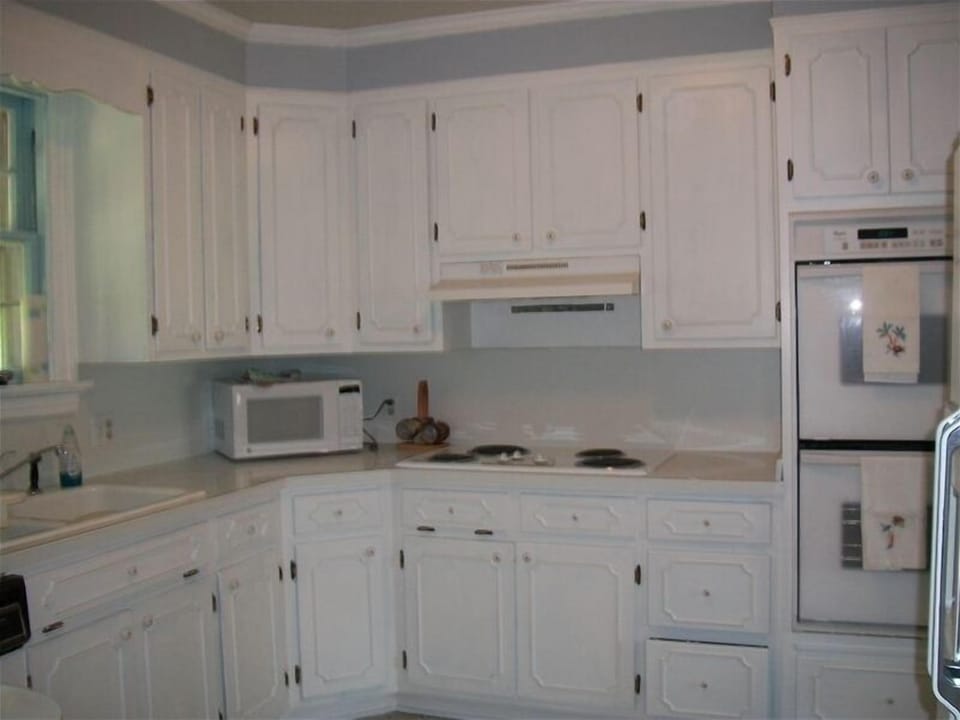 Bright kitchen for cooking your fresh seafood.