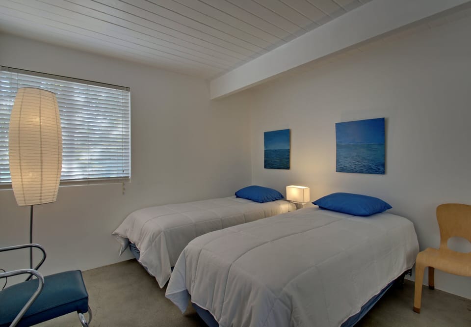 Guesst room # 2 with two twin beds
