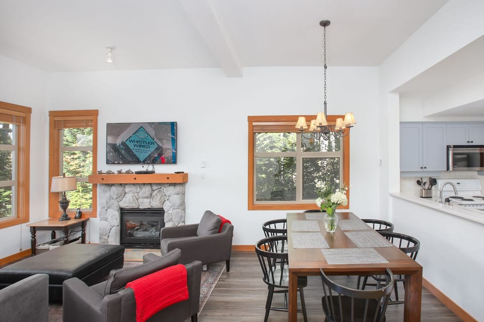 Living/Dining Room