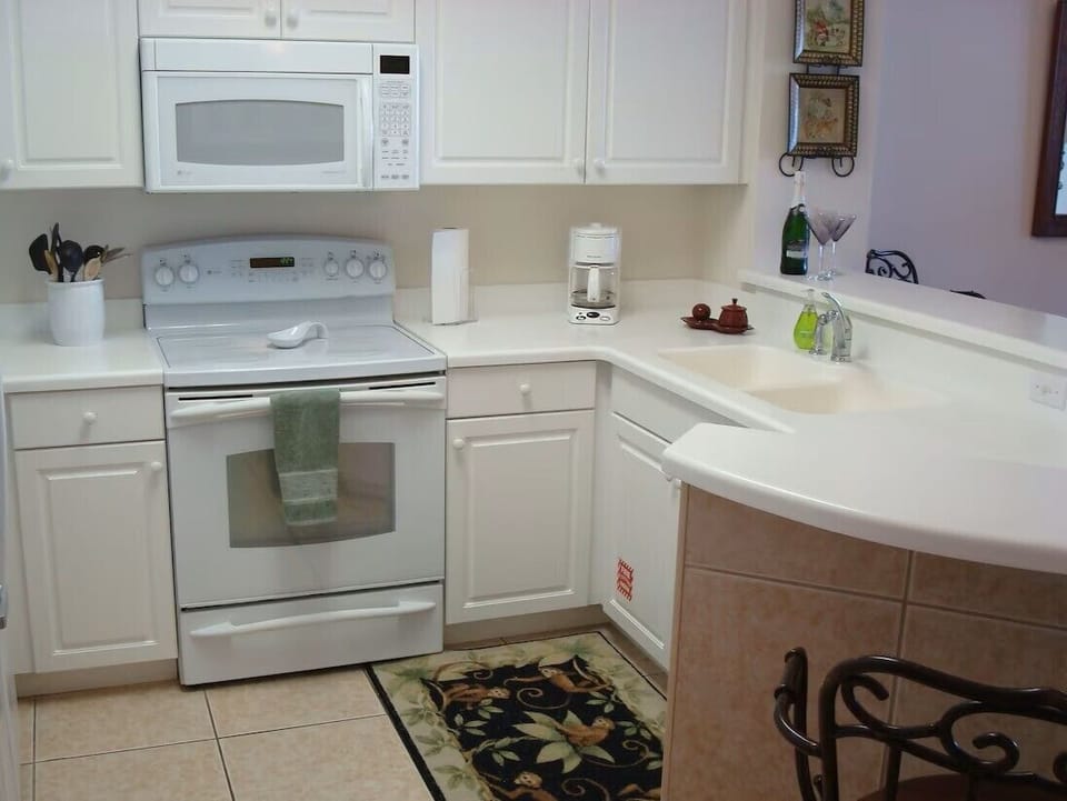Fully equipped kitchen