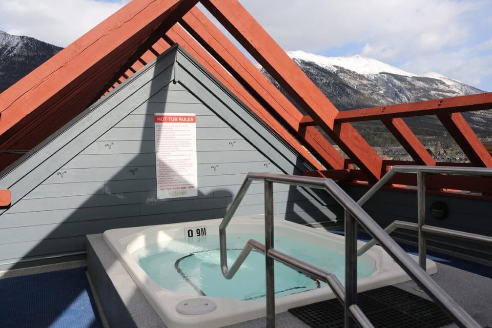 Roof top hot tub with panoramic views