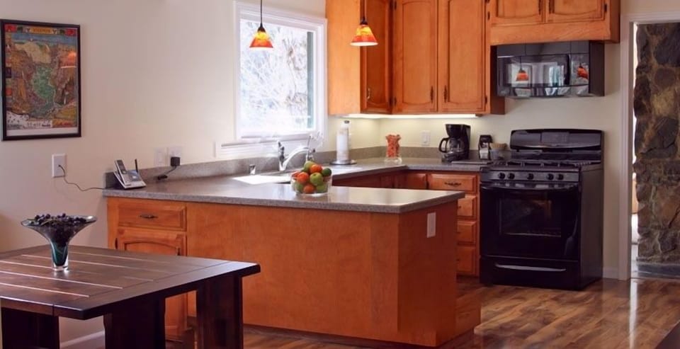 View the river, visit friends & family while preparing meals in the open kitchen