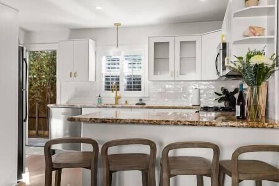 Full Kitchen (4)