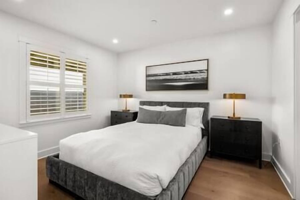 Bedroom 1 (3)