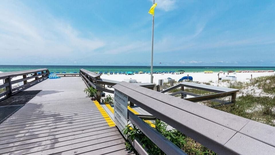 Tops'l Beach Access