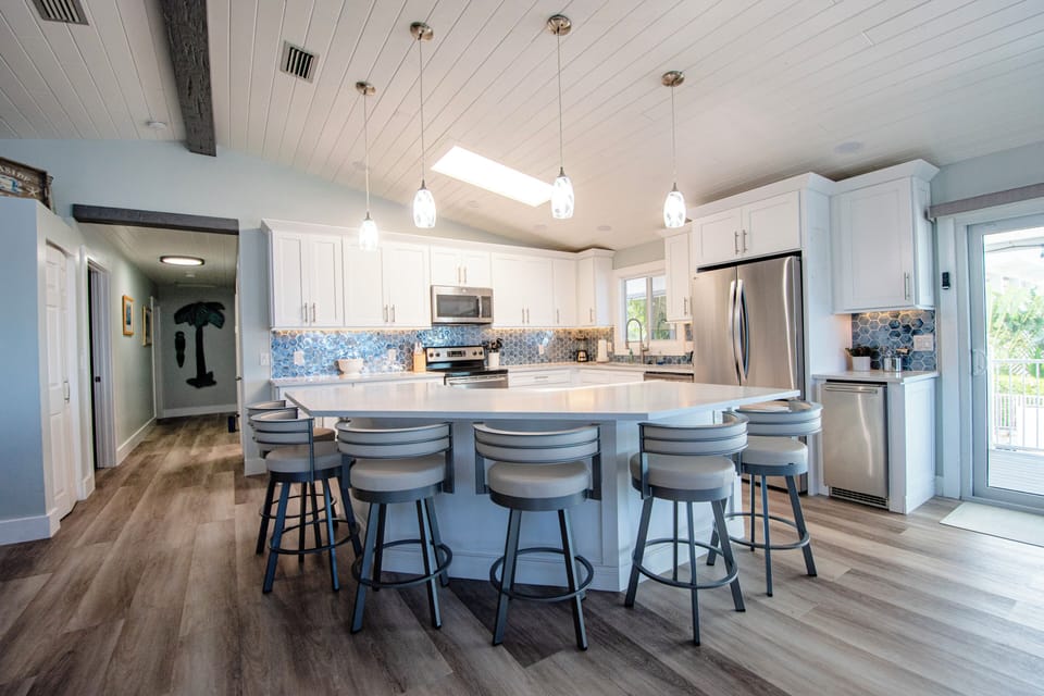 Fully Stocked Chef Kitchen, Updated Appliances