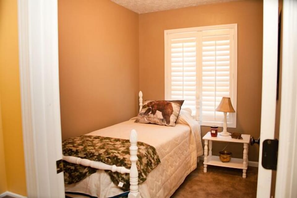 bedroom right across from master bedroom