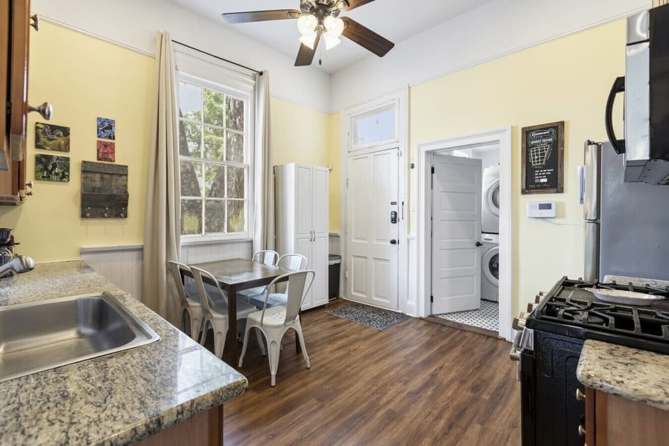 12-8X1A6313 kitchen