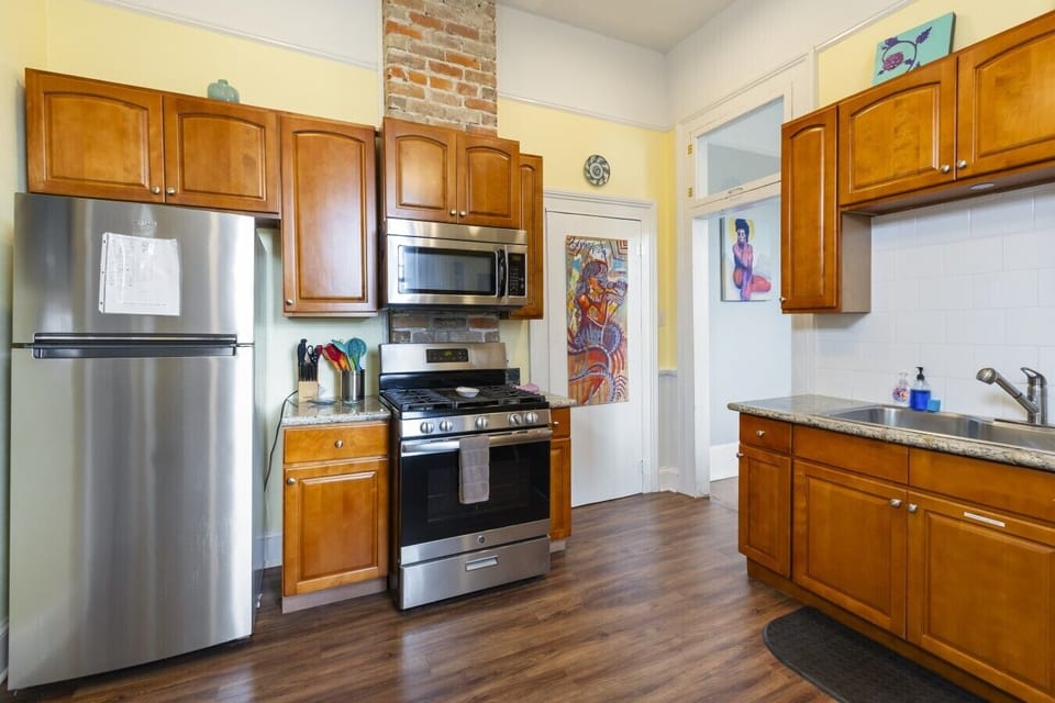 21-8X1A6327 Kitchen 2