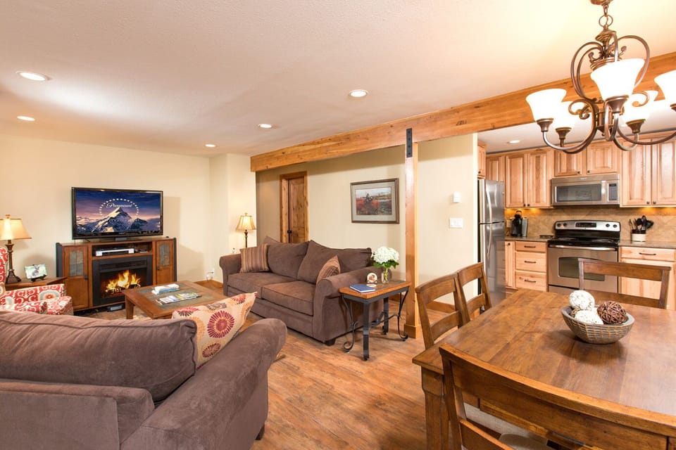 Cozy brand new remodeled mountain condo
