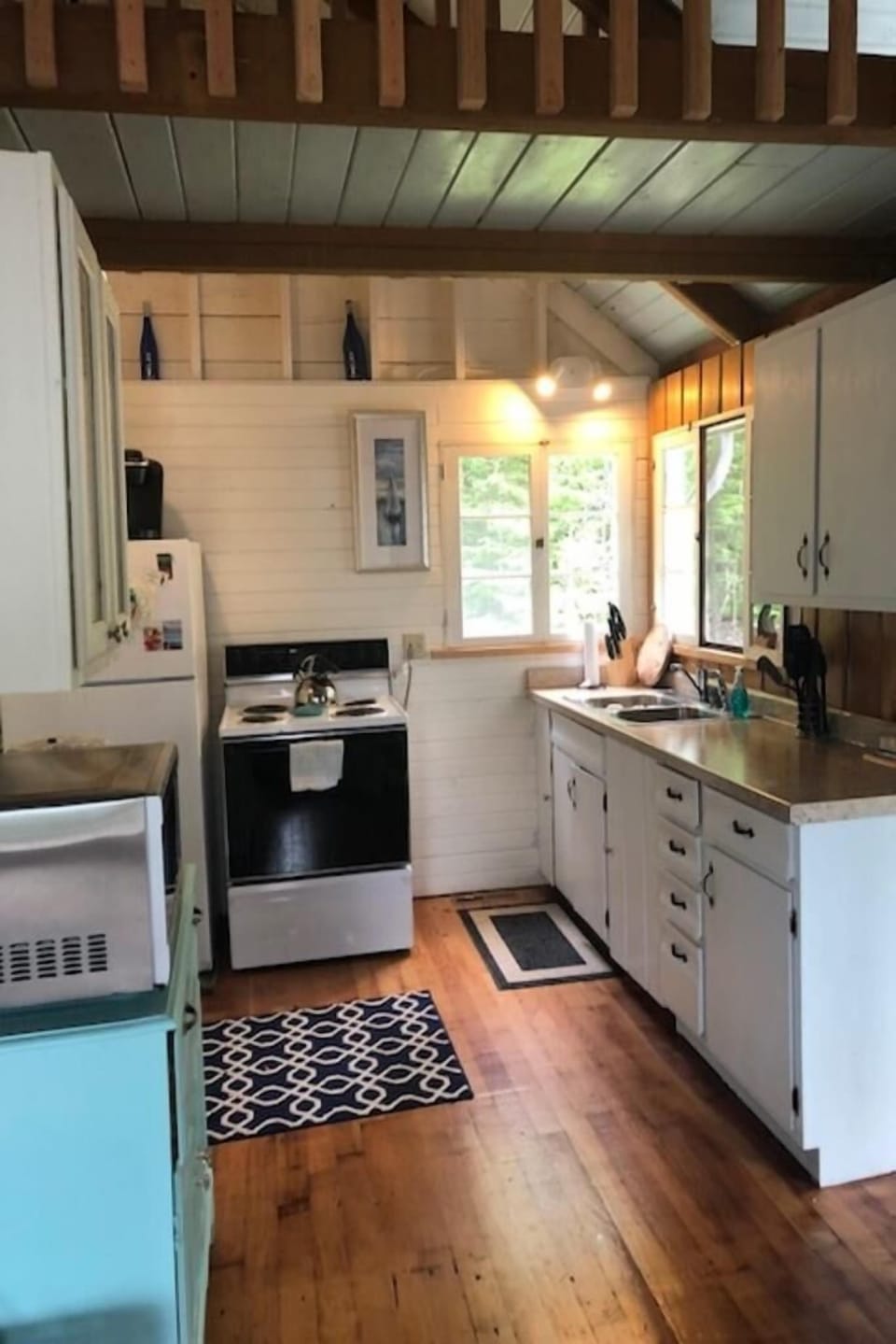 Well equipped kitchen
