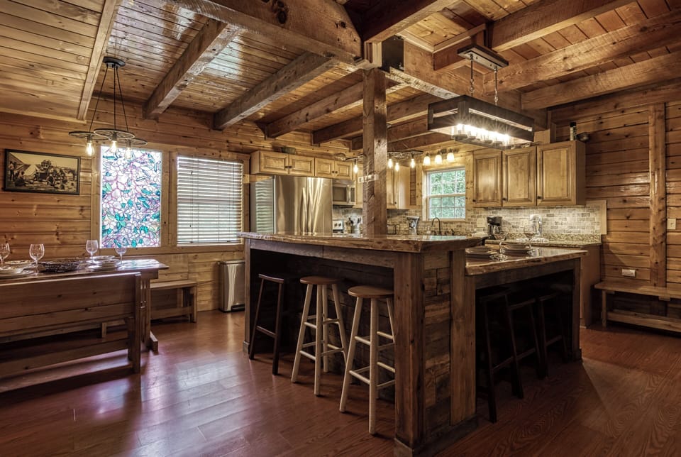 Cabin in the Smokies "Caddy Shack Lodge" - Bar top and kitchen