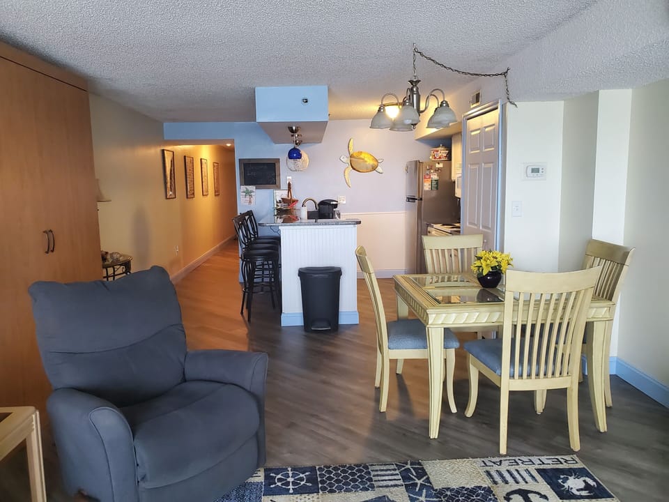 Murphy bed on the left