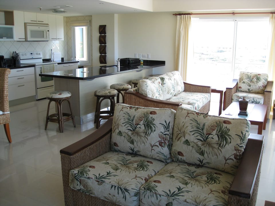 View towards the kitchen from lounge
