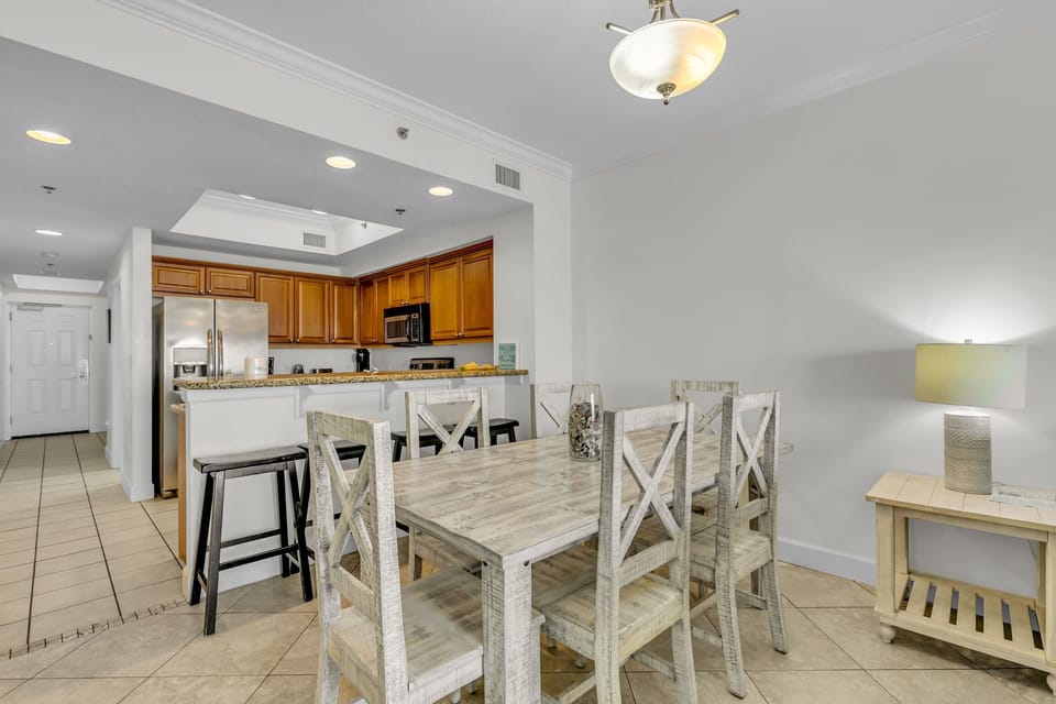 Dining - Table seats 6, bar seats 4