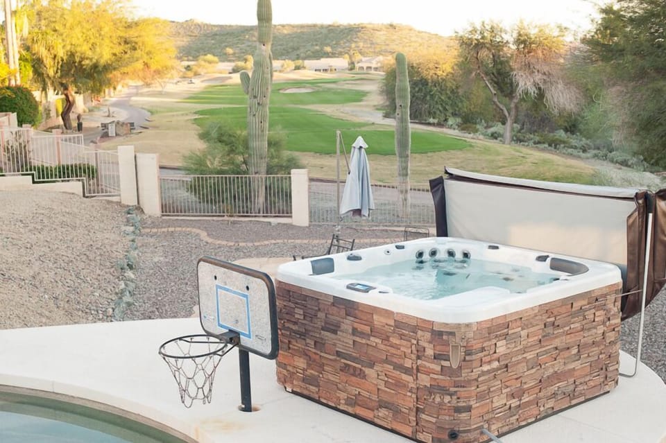 6 person hot tub