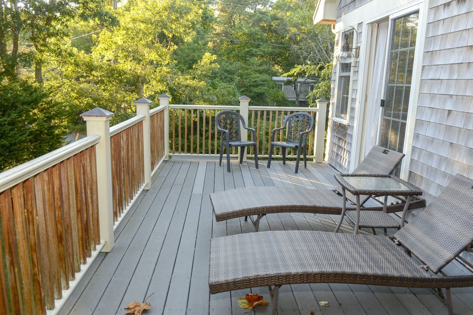 2nd floor balcony