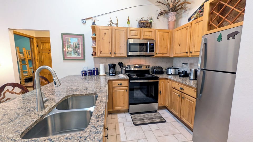 Beaver Creek West Condo P-4 kitchen 