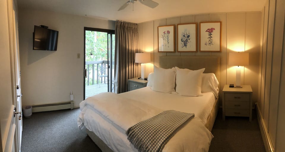 Master bedroom 2 - Third floor queen room