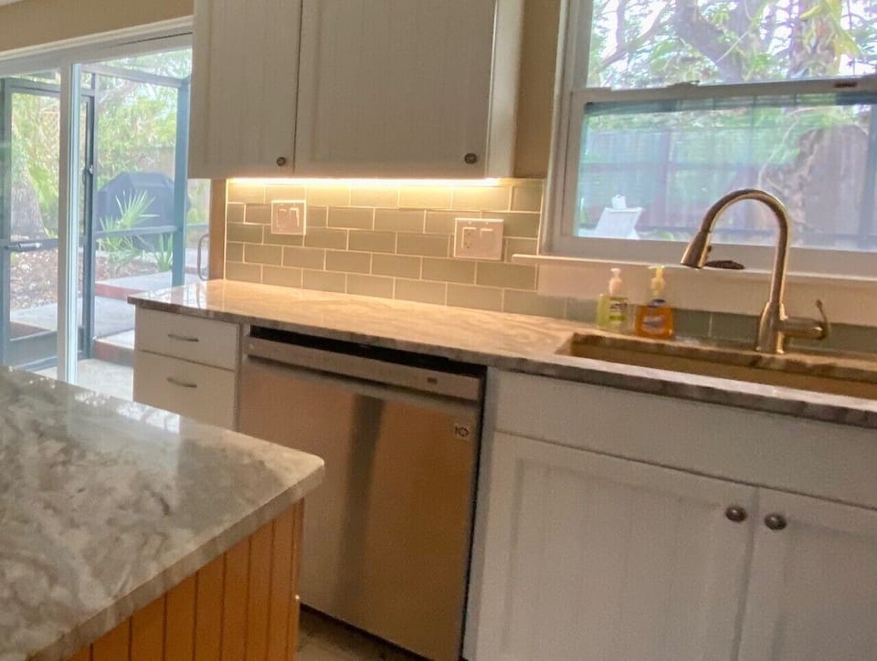 Kitchen, with all you need...