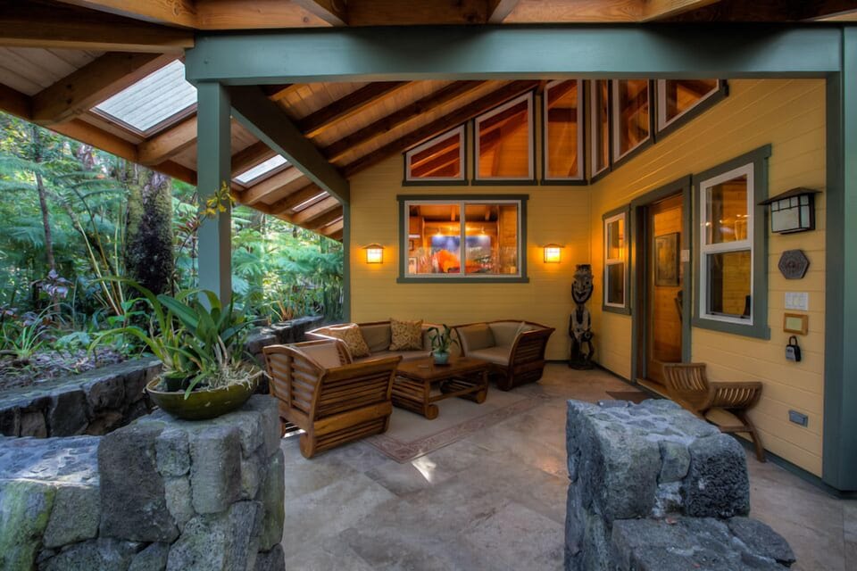 At dawn or dusk, the entrance Lanai 
is the perfect setting for nature lovers