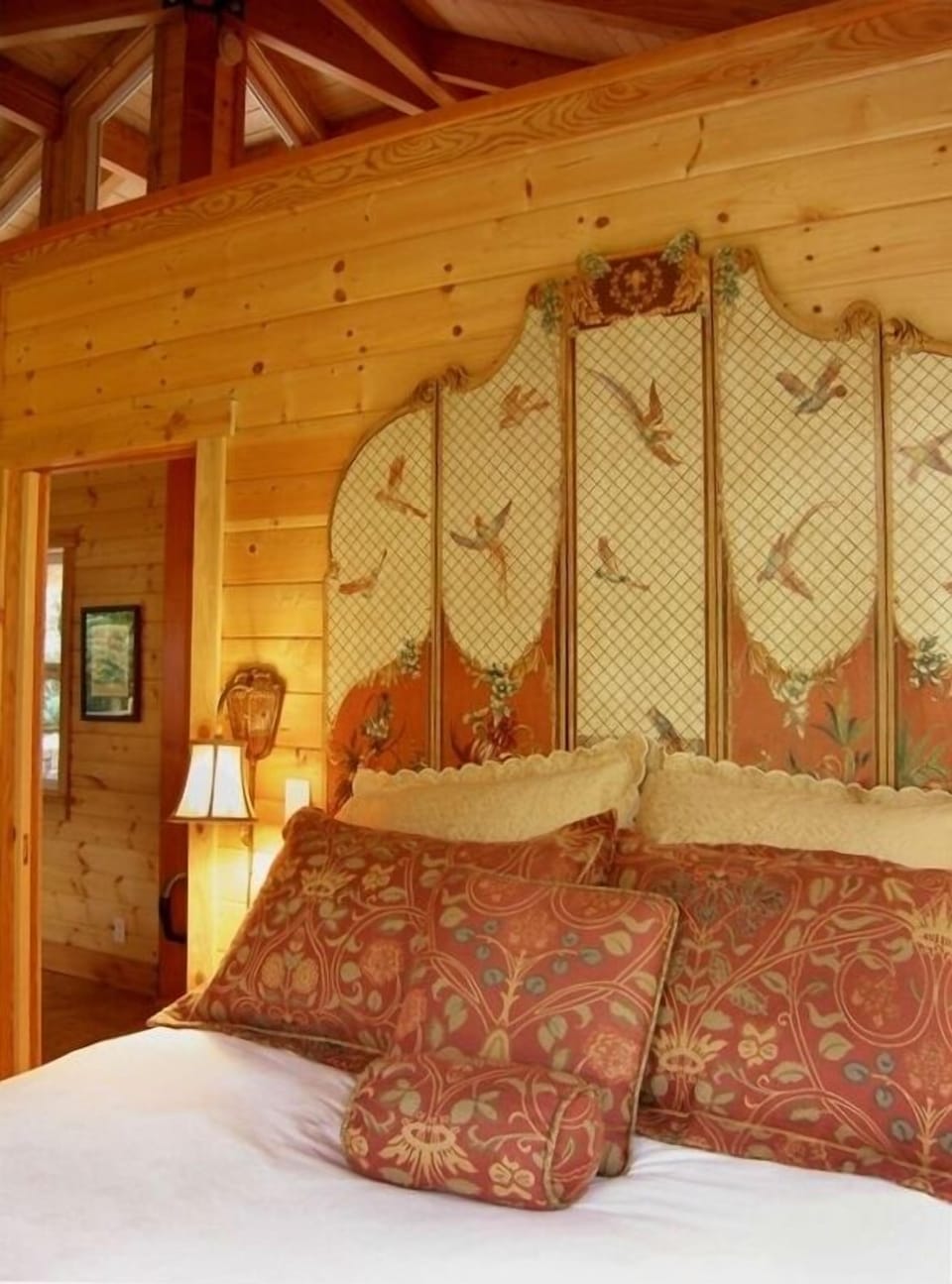Tropical Dreams: Sleep on a cloud 
with luxury multi-layered bedding