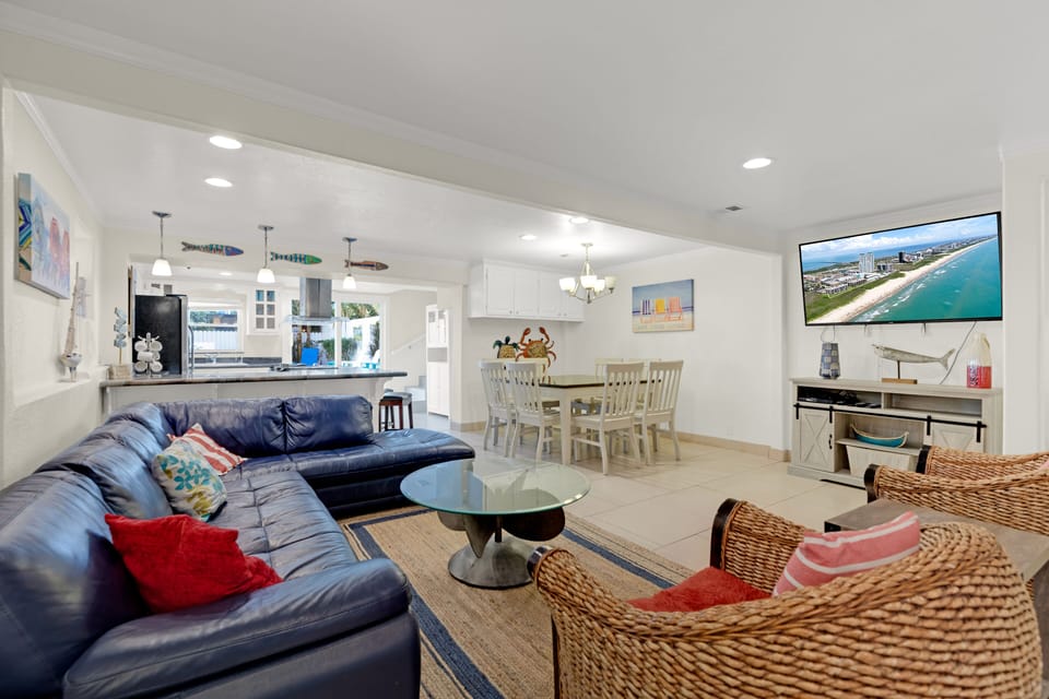 Spacious Open Concept Living Area