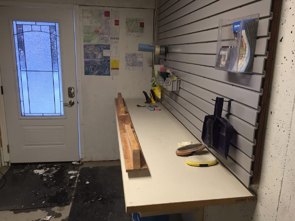 Wax room * ski form is no longer available but we have two table mount vices.