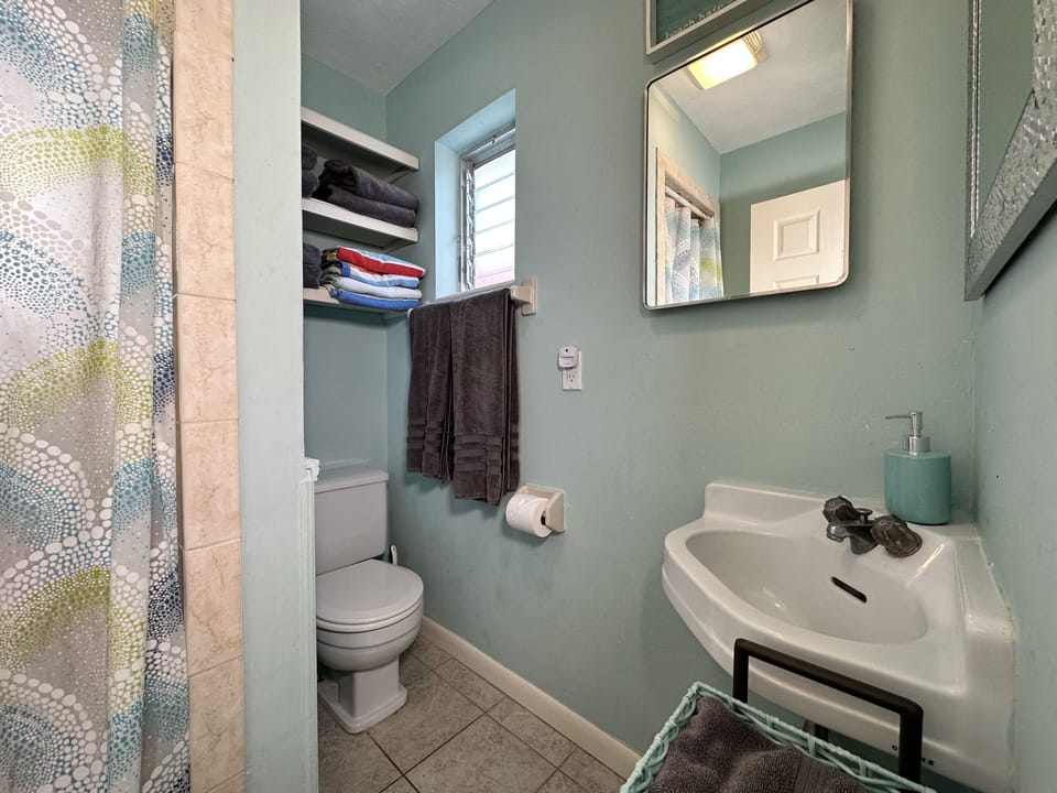 Full Bathroom in Studio Apartment style Bunk Ensuite.