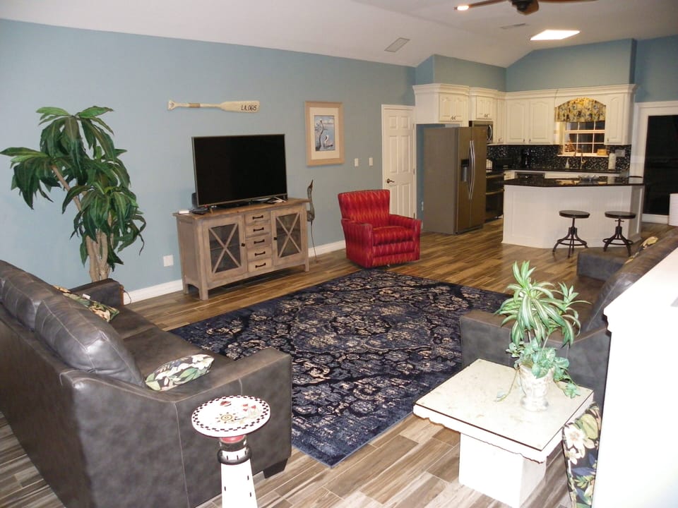 Upstairs Living Area with Direct-TV and Blu-Ray Player