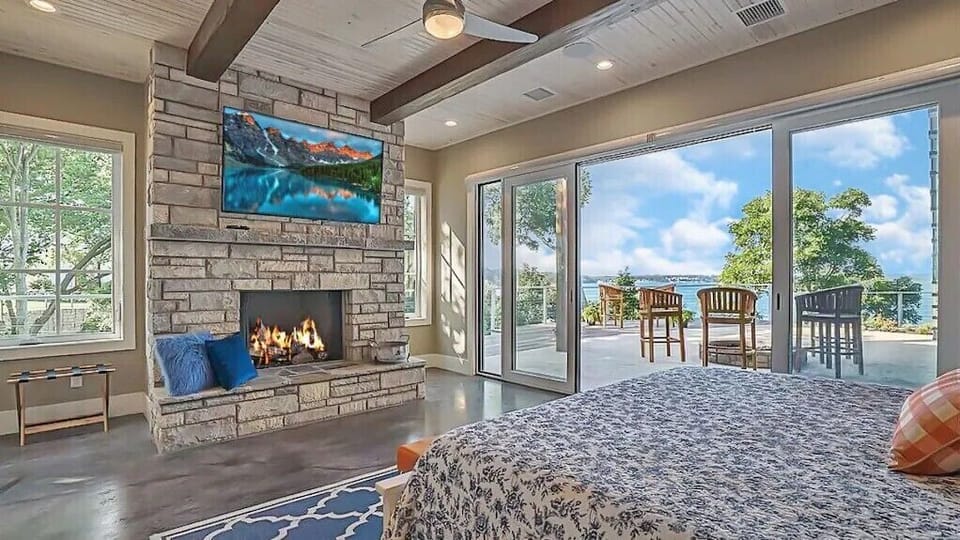 Master Bedroom with on-suite bath in Basement.