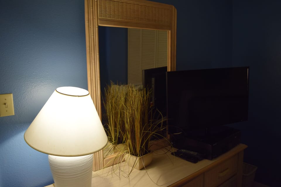 2nd Bedroom with smart LED TV 