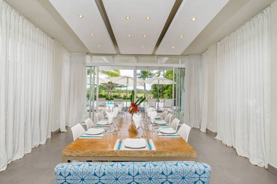 La Palapa - indoor dining room