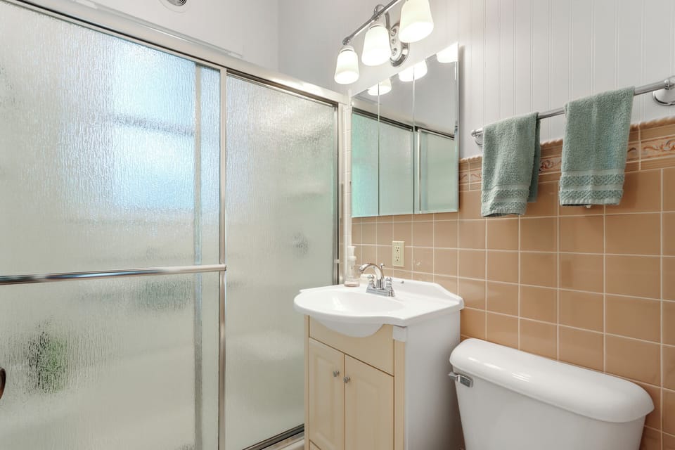 main level bath