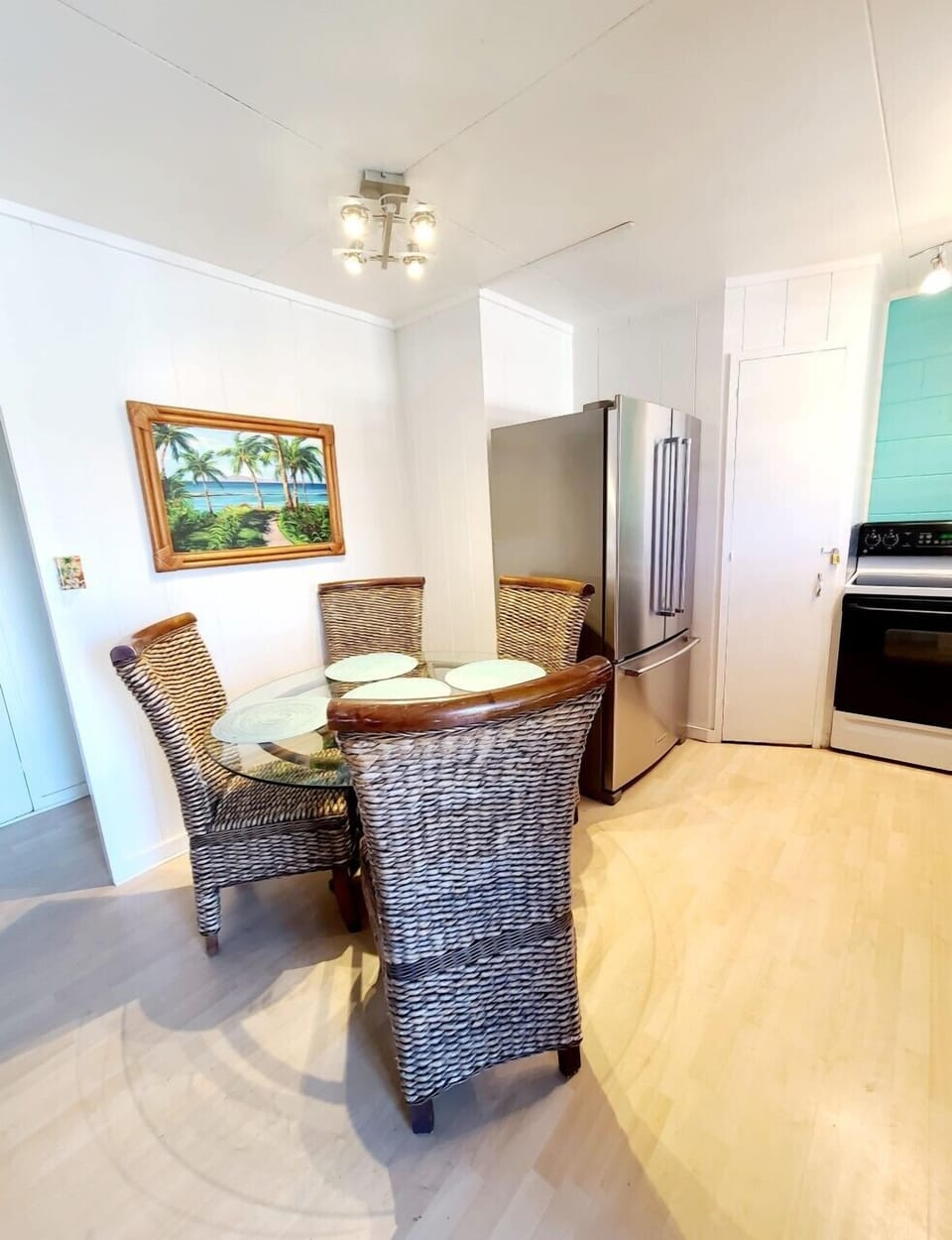 B7 Dining area