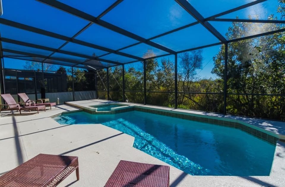 Villa pool