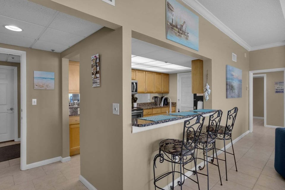 Breakfast bar