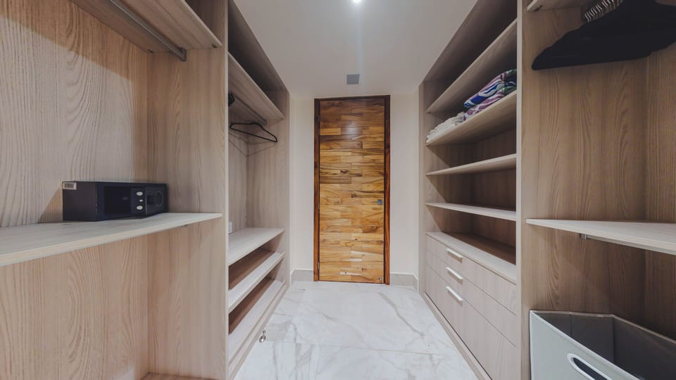 Walk-in closet for king bedroom #2