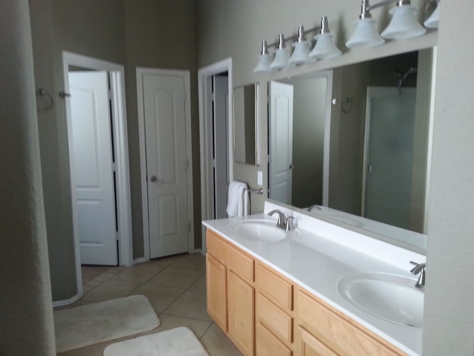 Master ensuite