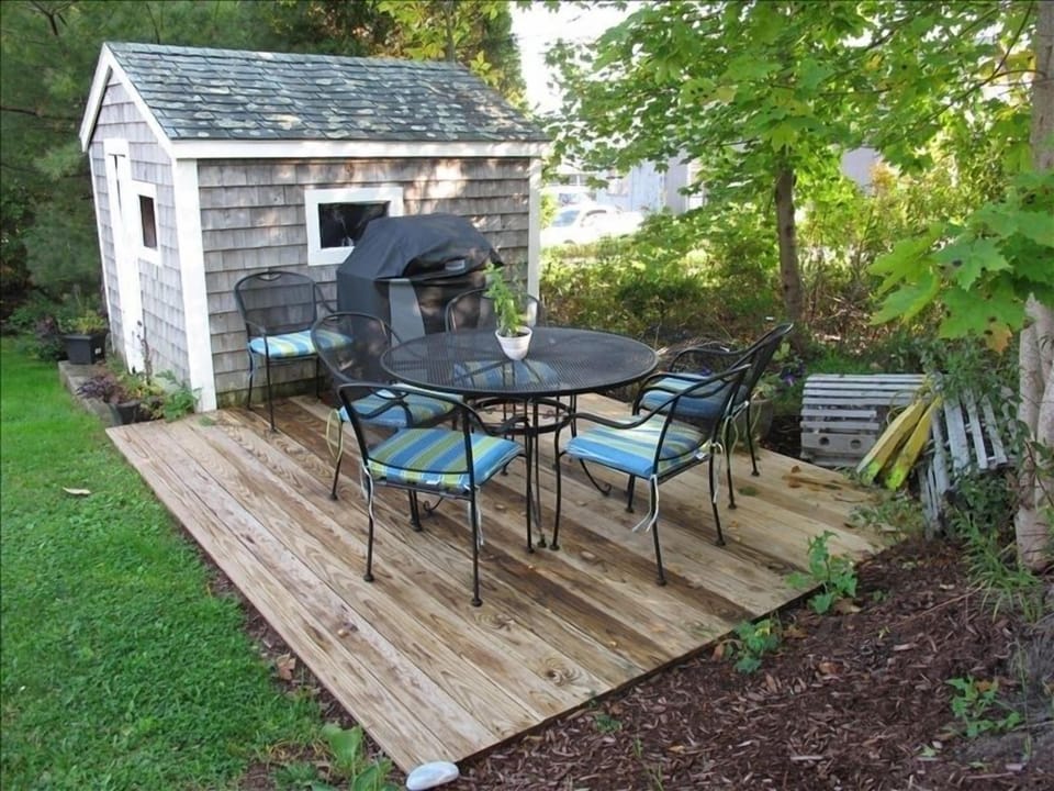 Pleasant deck for those lobster surf & turf nights in!