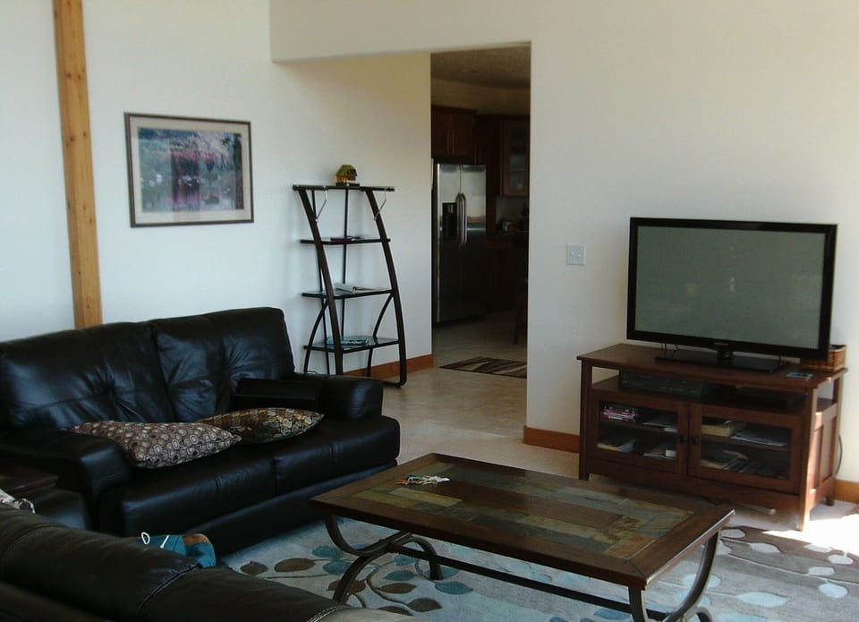 Another view of the living room, looking toward the kitchen