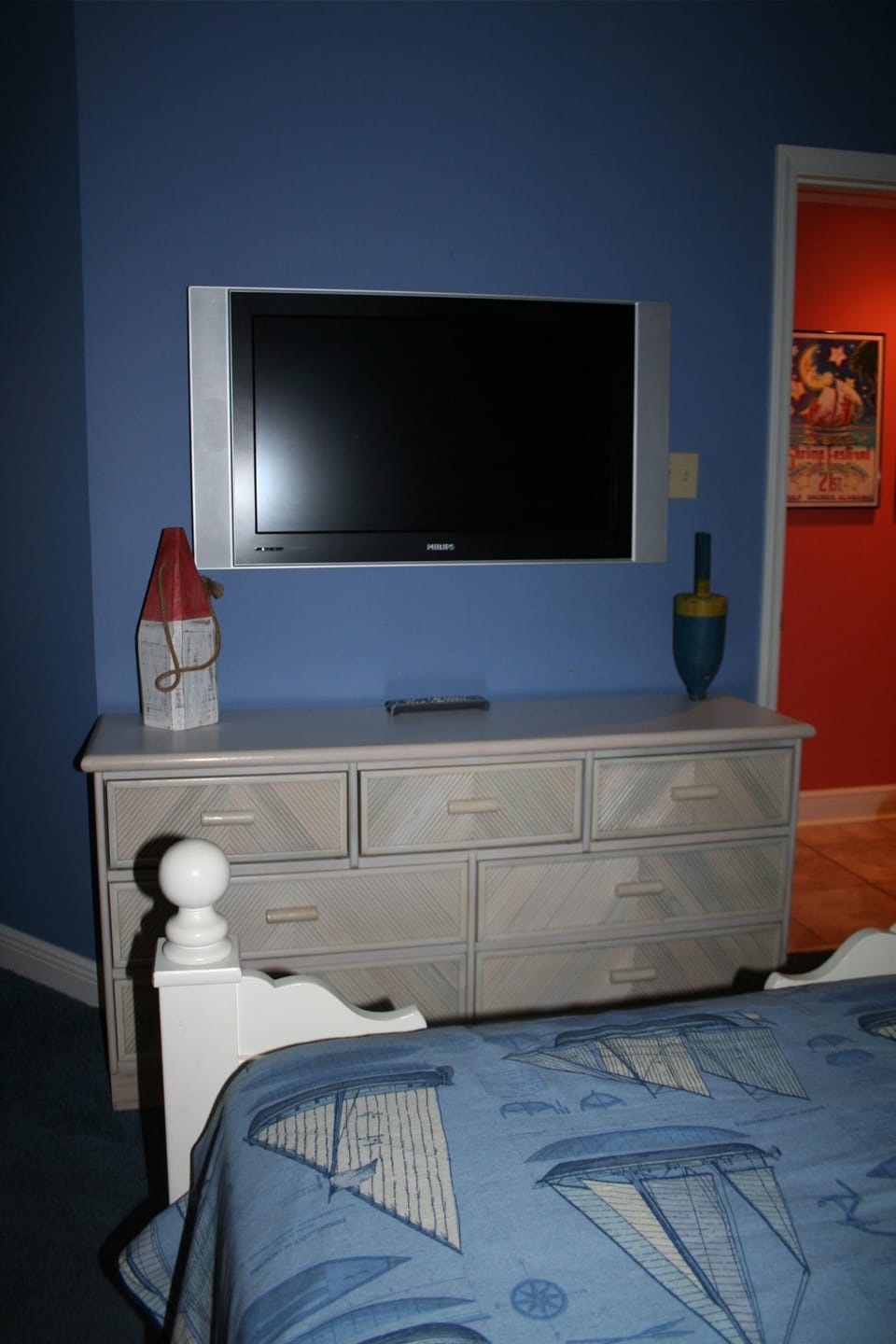 flat screen tv in bedroom #3