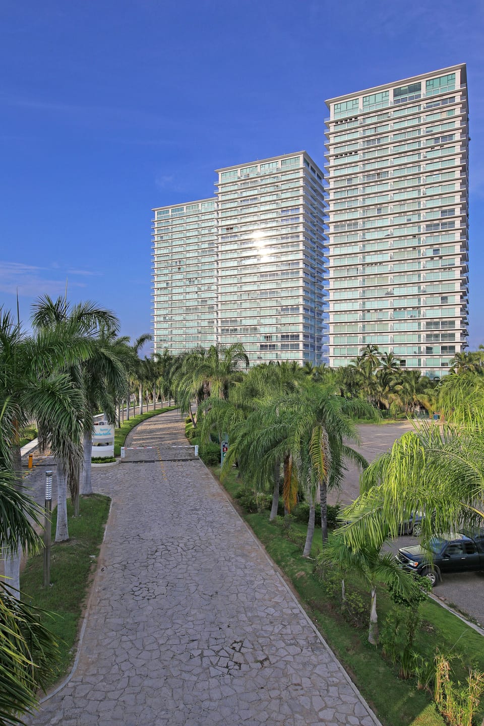 Entrance to Peninsula.  Walking distance to stores and restaurants.