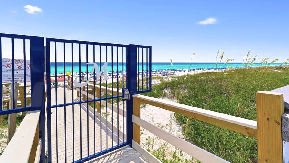 Step onto the balcony for sweeping Gulf and beach views.