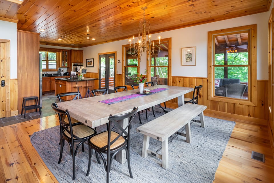 Open floorplan with dining, kitchen and living room
